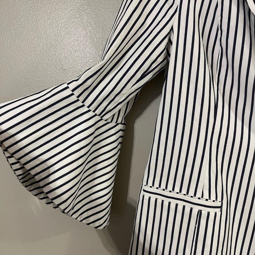 CAbi Black and White Striped Women's Blazer with bell sleeve detail size 6 - Picture 2 of 4